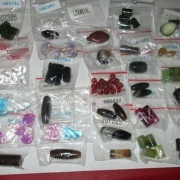 15 Jewelry plus 5? This & that 20 items you will receive A GREAT BUNDLE DEAL - Picture 9 of 16